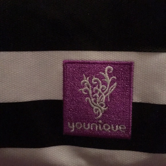 Brand new younique makeup bag - Picture 2 of 4